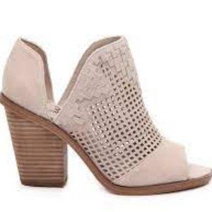Vince Camuto Fritzey Bootie Size 8.5